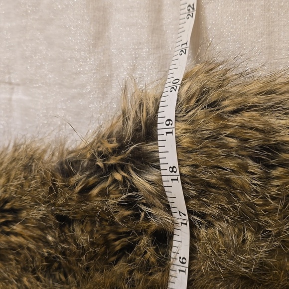 Trina Turk Luxurious Faux Fur Vest in Brown - Picture 11 of 15